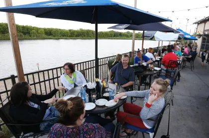 The outdoor patio at Whistle Binkies on the Lake