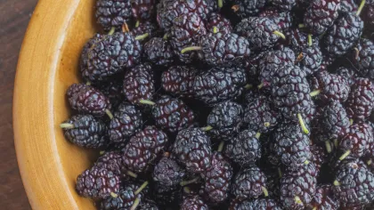 A bowl of mulberries