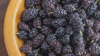 A bowl of mulberries