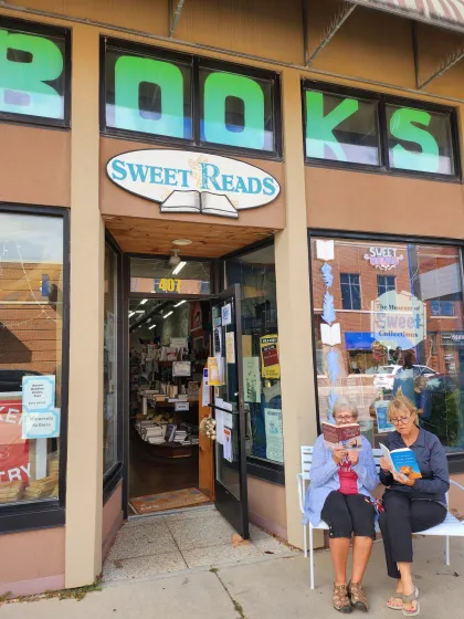 Sweet Reads Books and Candy