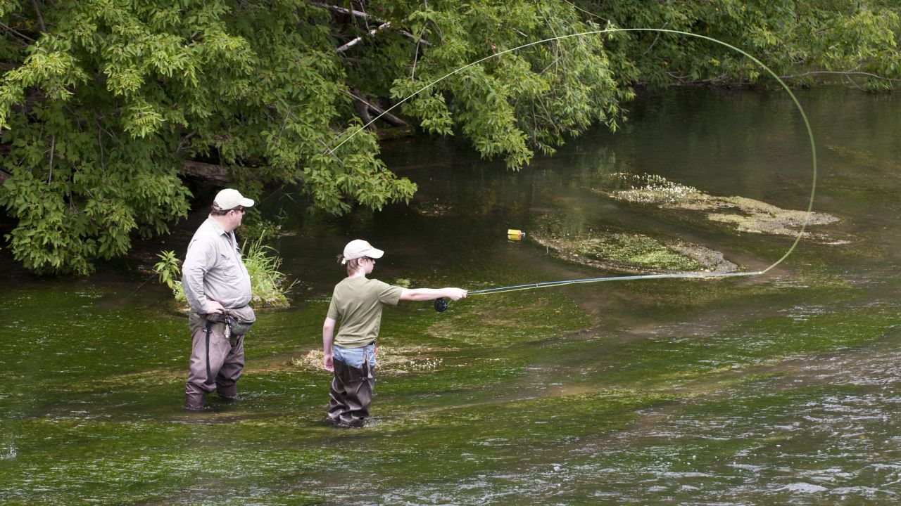 Pescando en el río Root en Preston