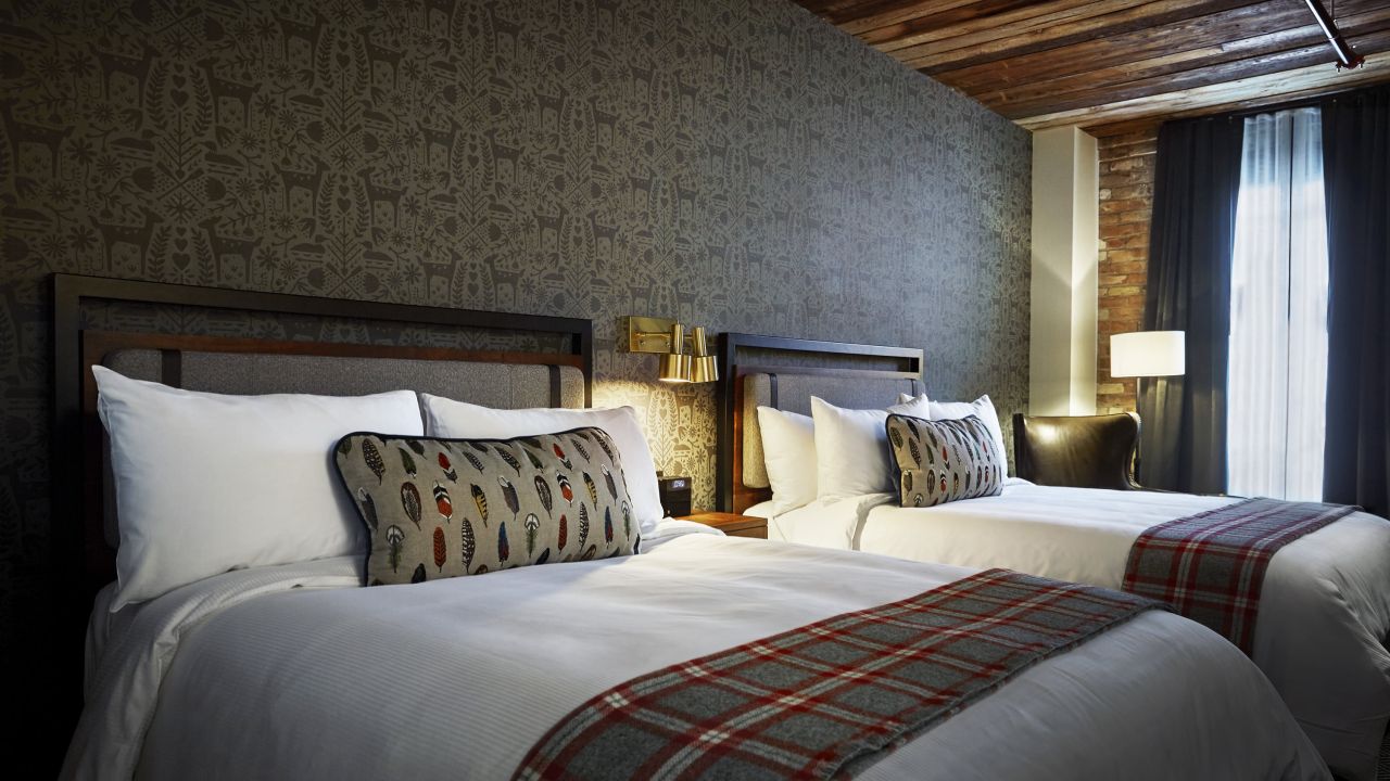 Una habitación en el Hewing Hotel Dubuque Double en North Loop de Minneapolis