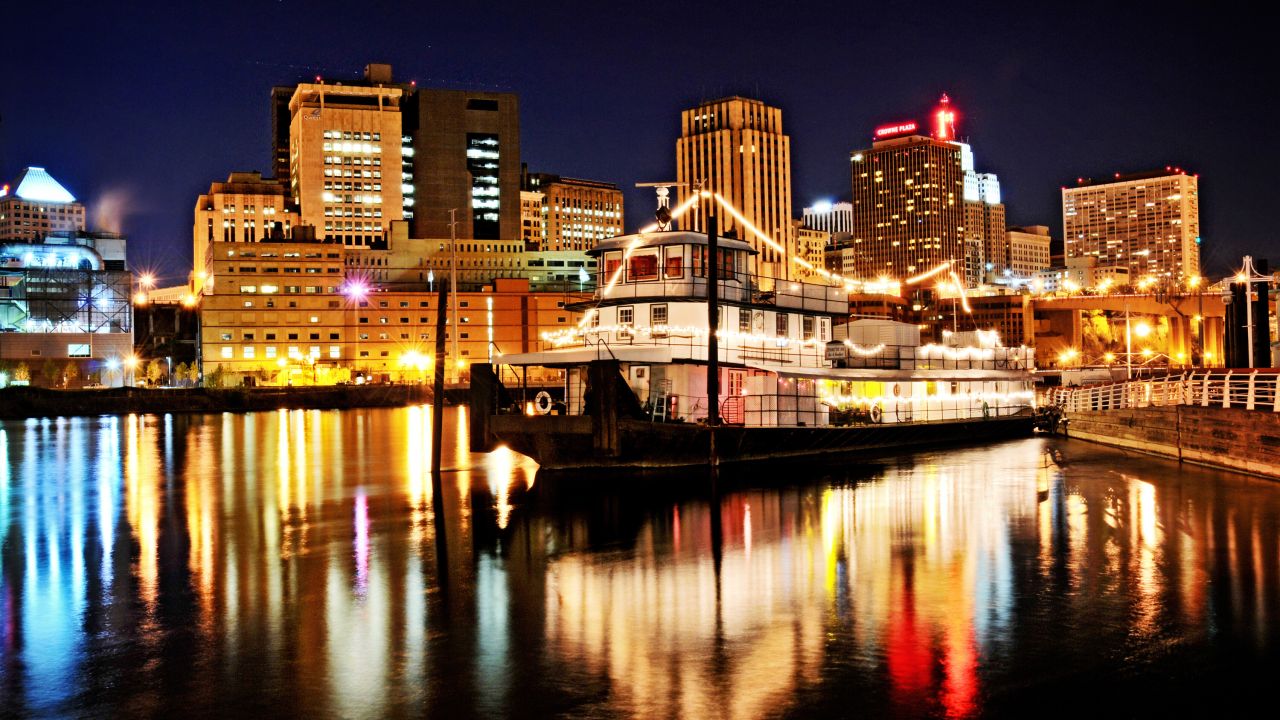 El Covington Inn es un bed and breakfast flotante en el río Mississippi