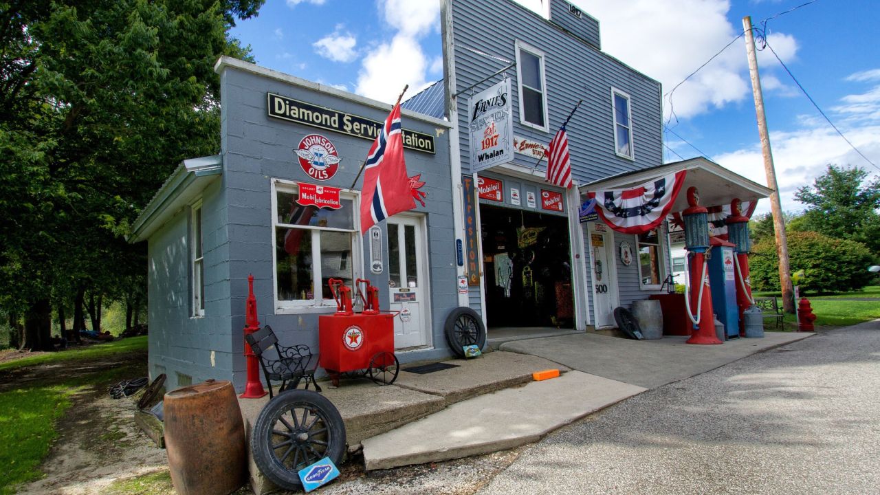 Ernie's service station exterior