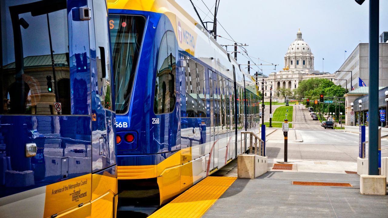 Green Line and Capitol building in St. Paul
