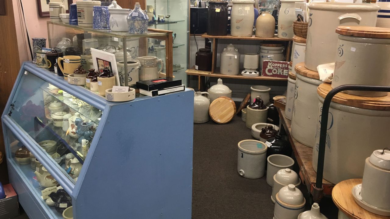 Red Wing Pottery at Pottery Place Antique Shop