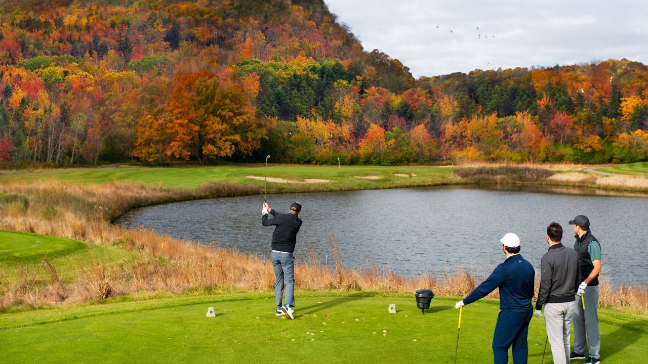 El club de golf Jewel en otoño