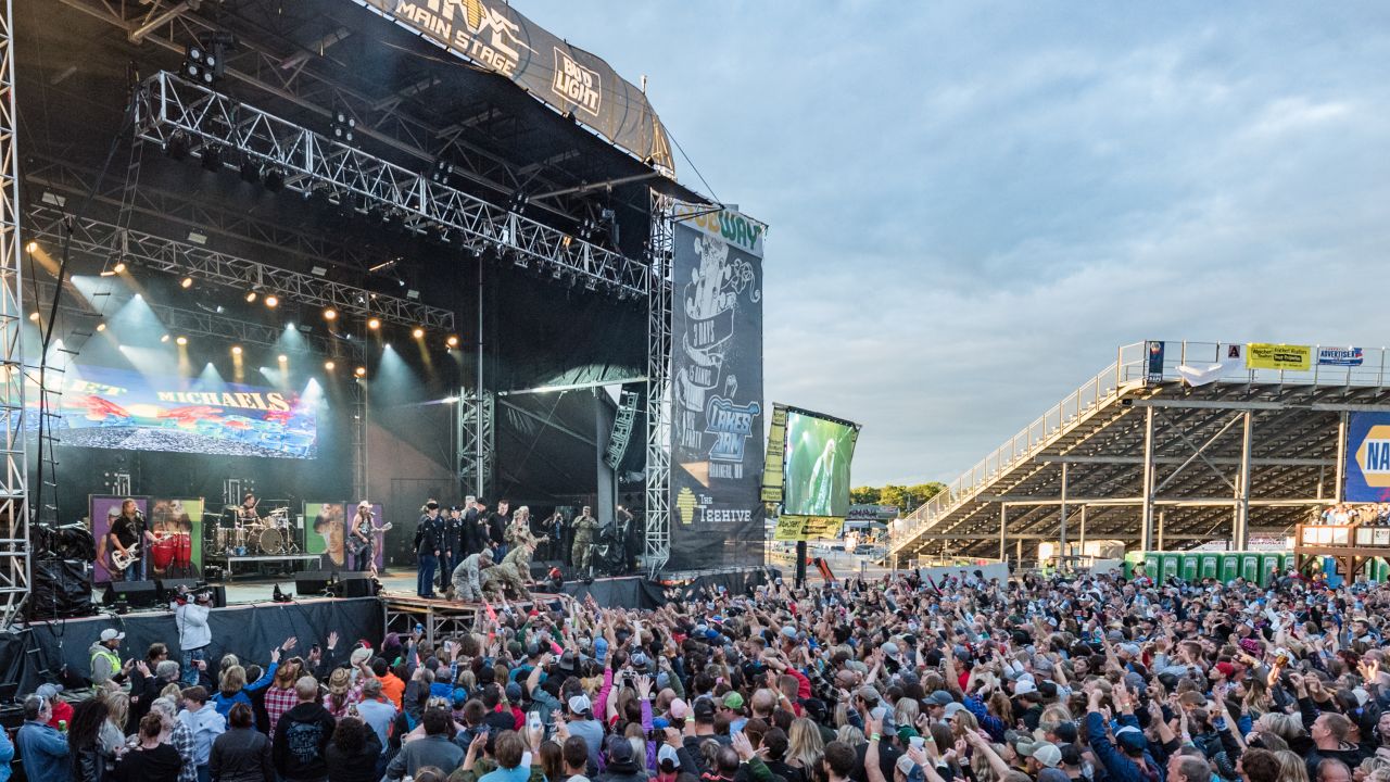 Lakes Jam music festival crowd