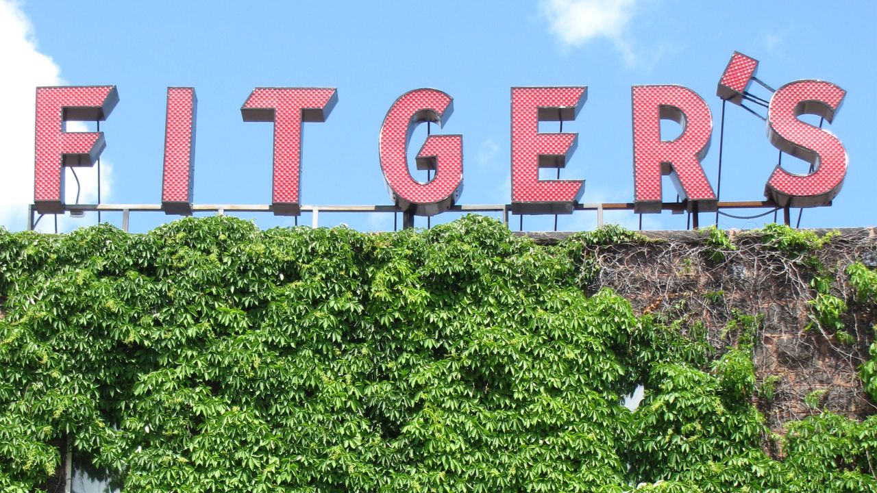 Letrero del Fitgers Brewery en Duluth