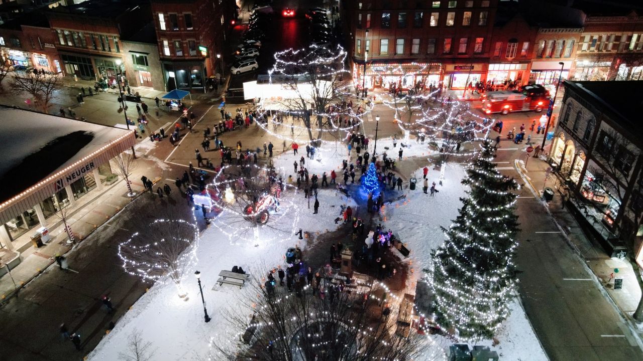 Paseo de invierno a la luz de las velas en Northfield