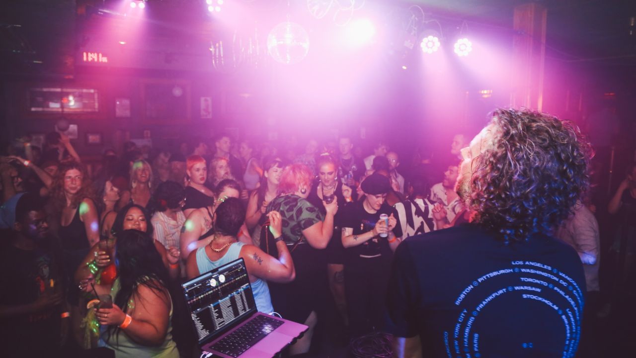 DJ Michael Grey live at Mortimer's