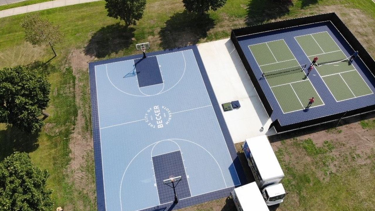 The pickleball and basketball courts at Community Park