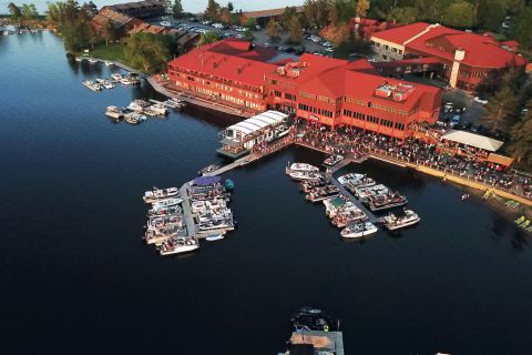 Two American Icons Tribute Show At Dockside Lounge Explore Minnesota