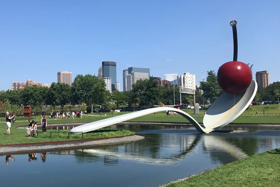 Sculpture "Spoonbridge and Cherry" at the Minneapolis Sculpture Garden, Walker Art Center