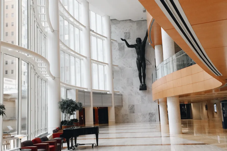 The foyer of the Mayo Clinic's Gonda Building