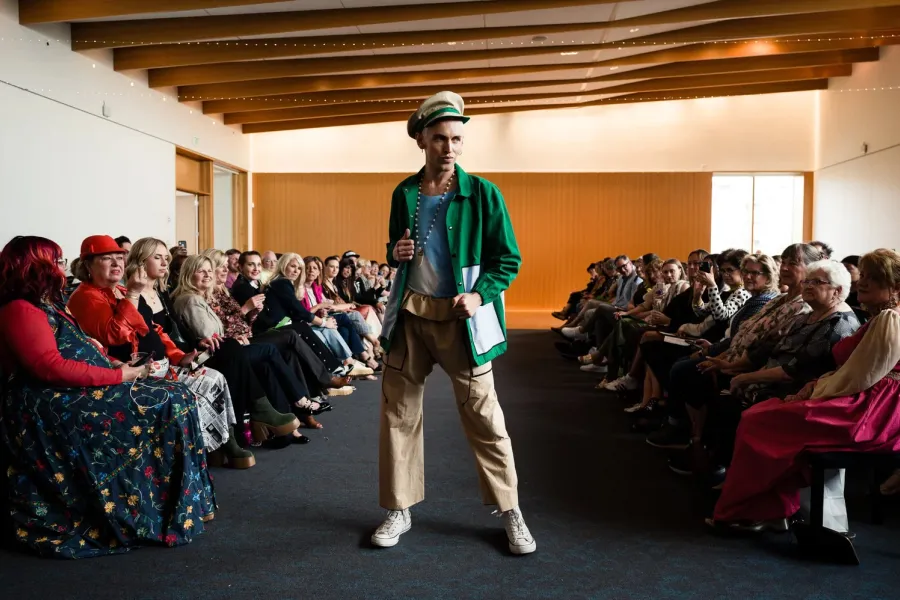 Clothing & Accessories 