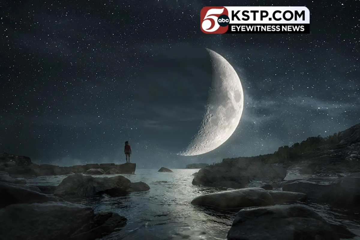 An oversize moon fills the sky over Tettegouche State Park