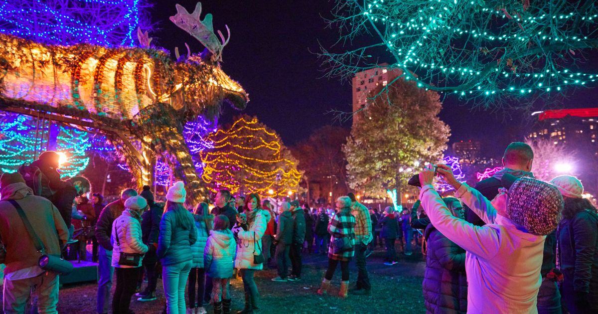 Christmas Parade Minneapolis 2022 Holidazzle | Explore Minnesota
