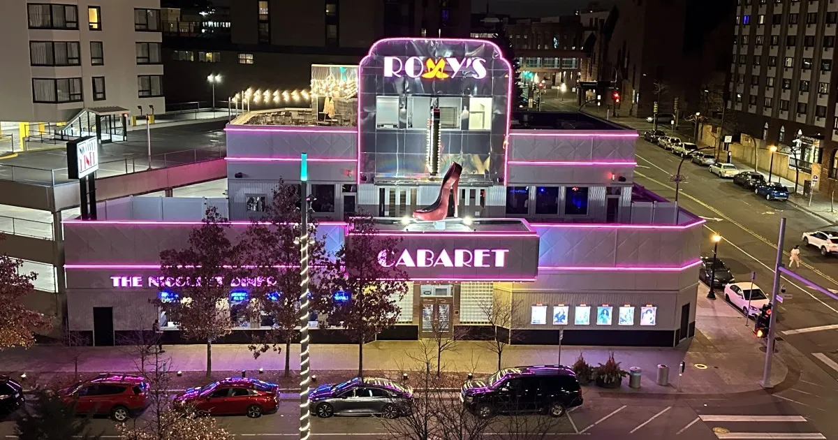 Apmt Rocsys Roxy's Cabaret | Explore Minnesota