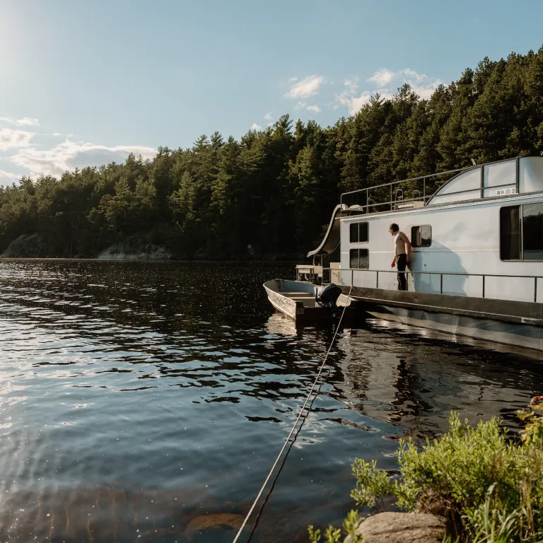 A houseboat at Voyageurs National Park 
