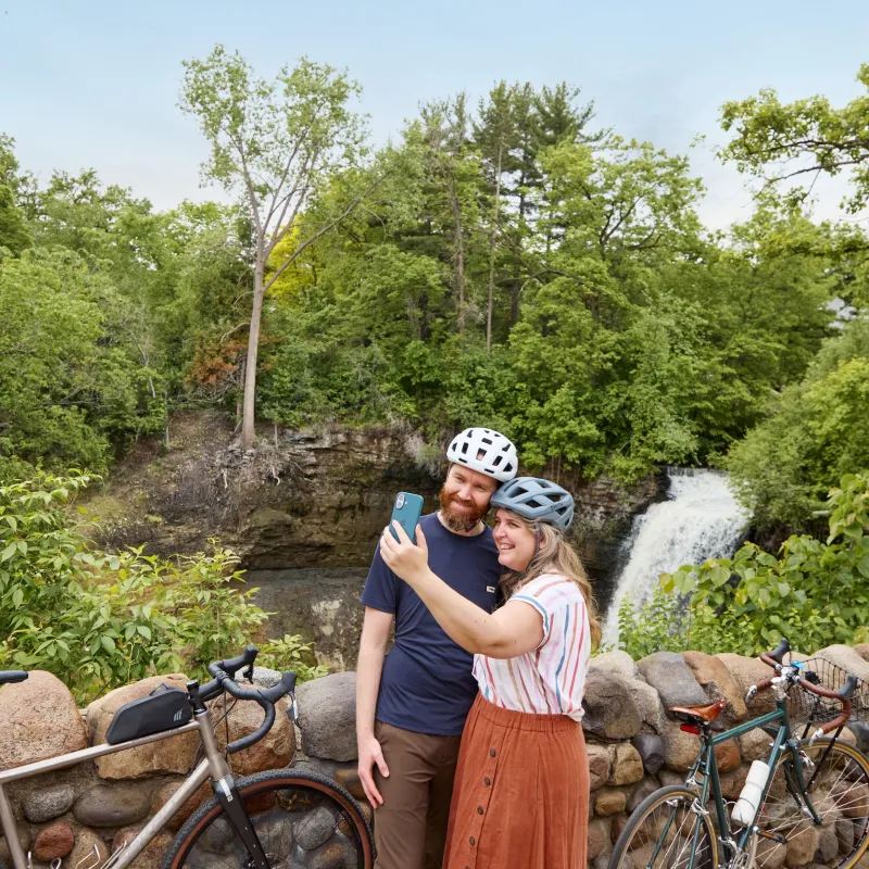 How to Visit Minnehaha Falls 