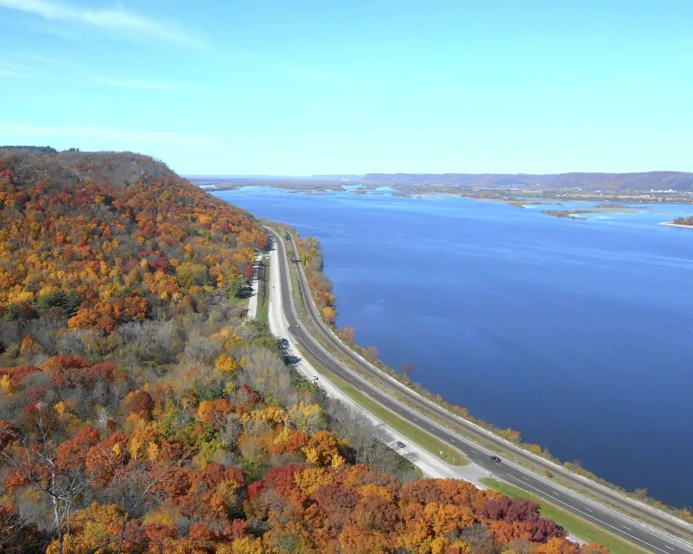 Mississippi River road in the fall
